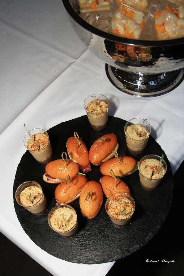 Le Safari Hotel Restaurant Carpentras Eksteriør bilde