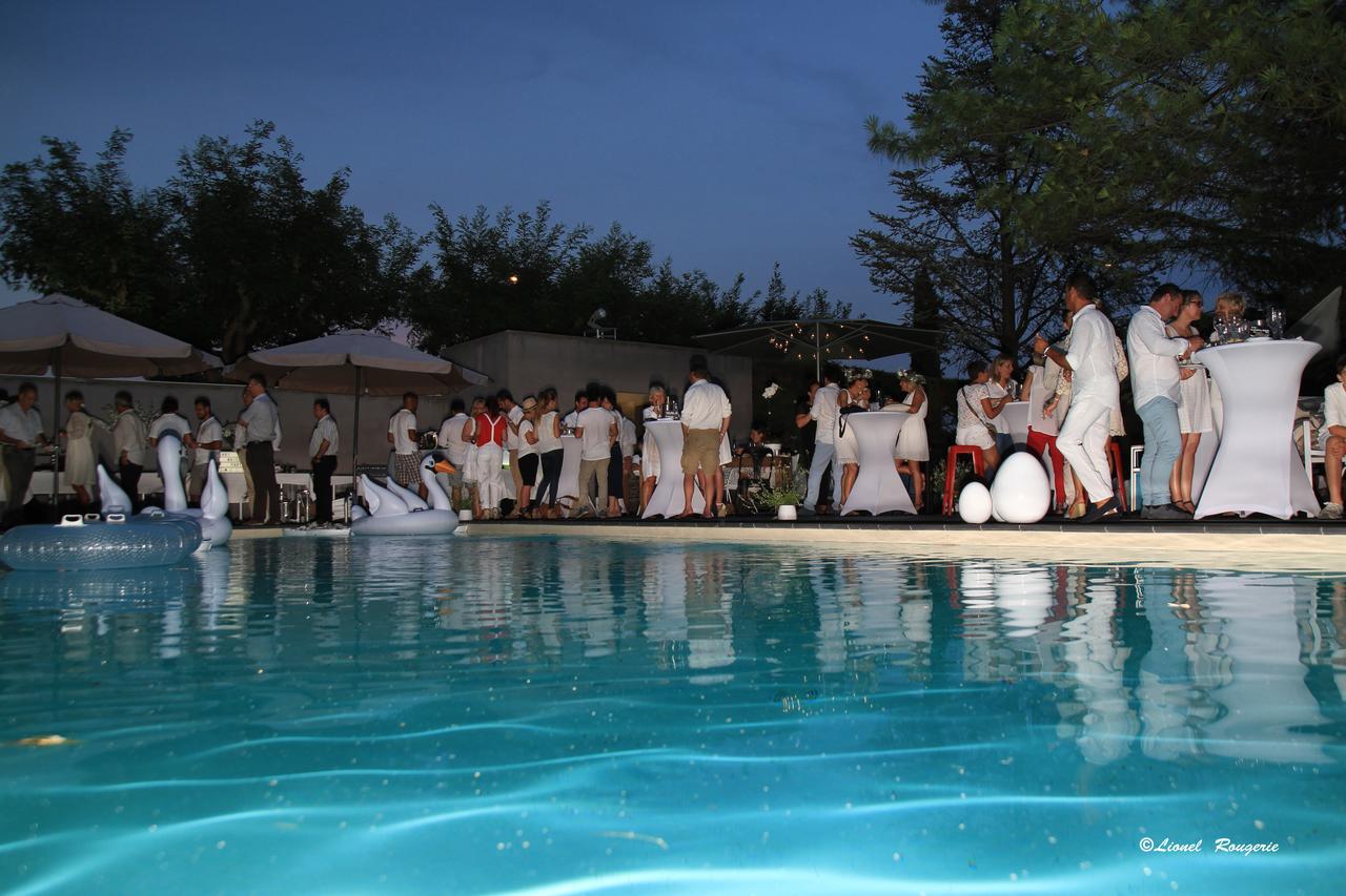 Le Safari Hotel Restaurant Carpentras Eksteriør bilde