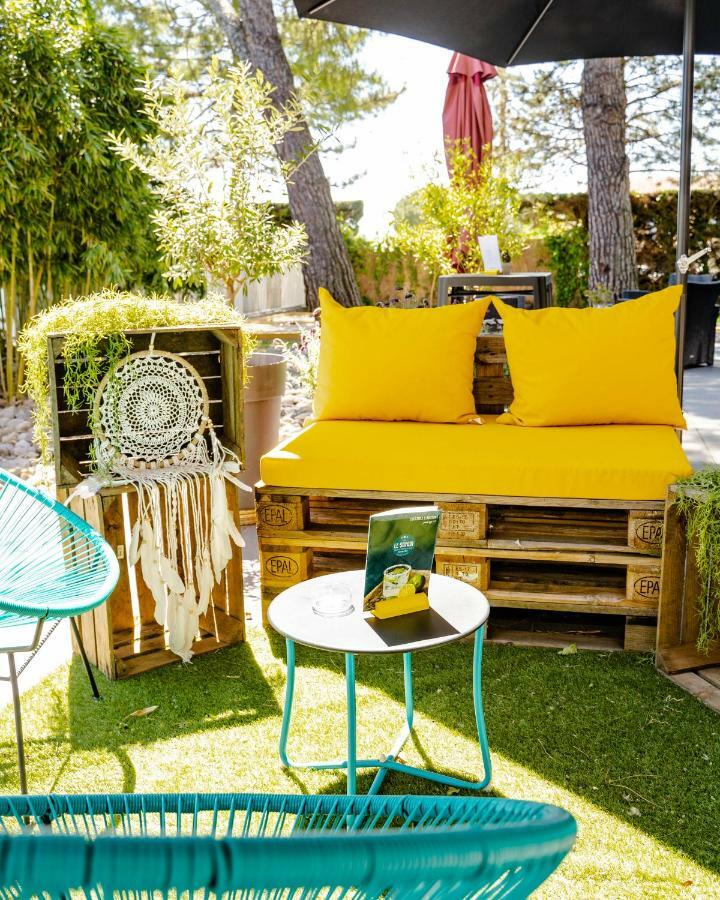 Le Safari Hotel Restaurant Carpentras Eksteriør bilde